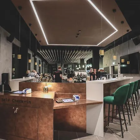 Aves Hotel&apartment * أروسا