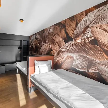 Aves Hotel&apartment أروسا