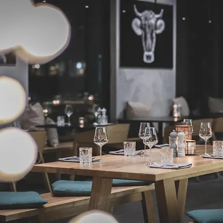 Aves Hotel&apartment أروسا