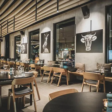 بيت خشبي Aves Hotel&apartment أروسا