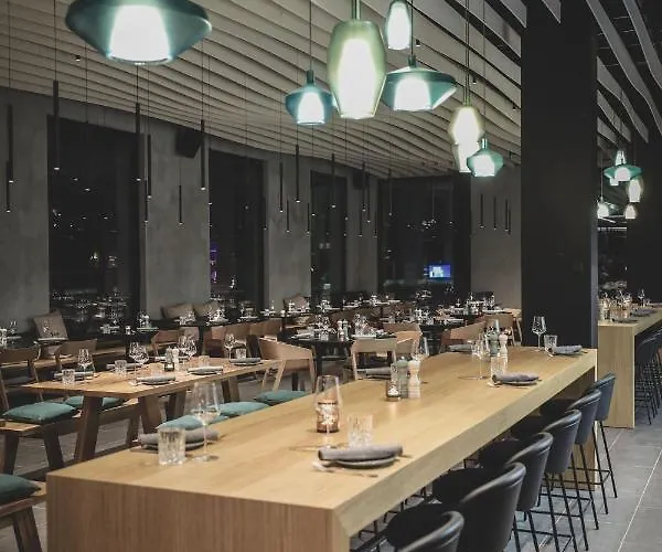 Aves Hotel&apartment بيت خشبي *