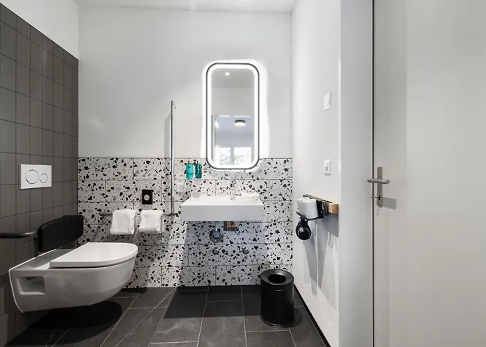 Aves Hotel&apartment * أروسا