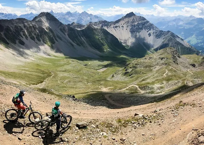 Aves Hotel&apartment * أروسا