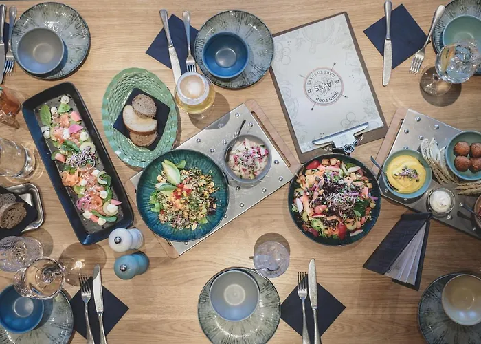 Aves Hotel&apartment بيت خشبي *