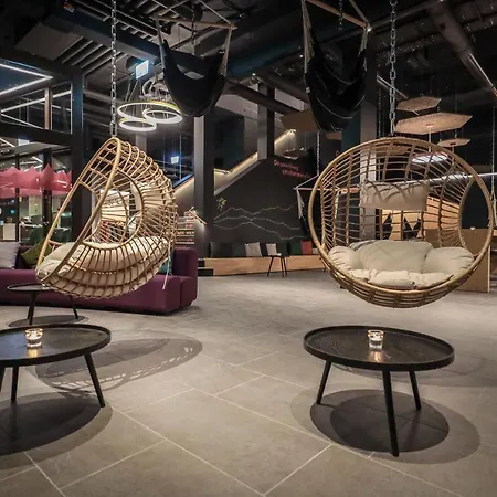 Aves Hotel&apartment 롯지 *