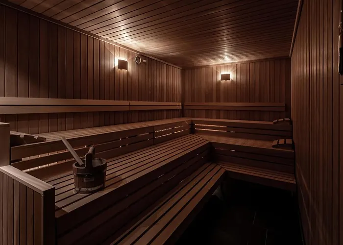 山林小屋 Aves Hotel&apartment *