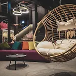 Aves Hotel&apartment אכסניה *
