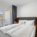 Aves Hotel&apartment אכסניה